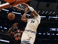 亿万娱乐-字母哥回归赛场，连败首场状态亮眼，公牛观众沸腾！的简单介绍