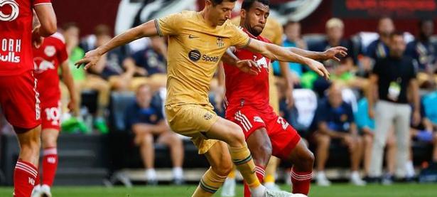 亿万娱乐-莱万多夫斯基连续十场比赛得分超过问鼎冠军，澳大利亚队挑战极限！的简单介绍