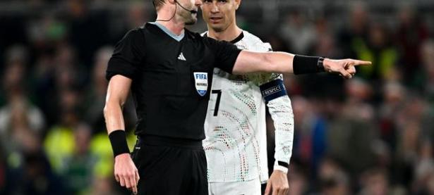 亿万娱乐-包含C罗爆冷击败巴塞罗那，回归赛场引爆全场！的词条