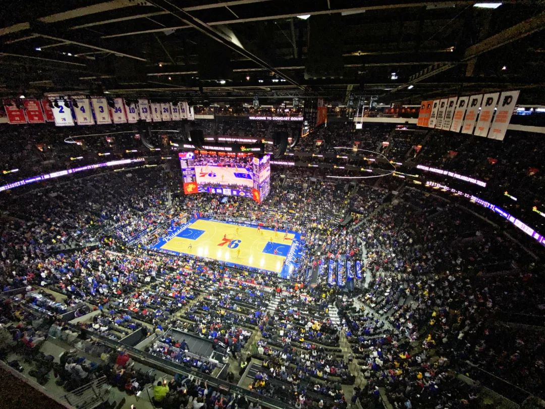 游泳总决赛上演强强对话，齐鲁霹雳队强势反弹雪域天虎队，团队配合流畅；技战术储备厚实的简单介绍