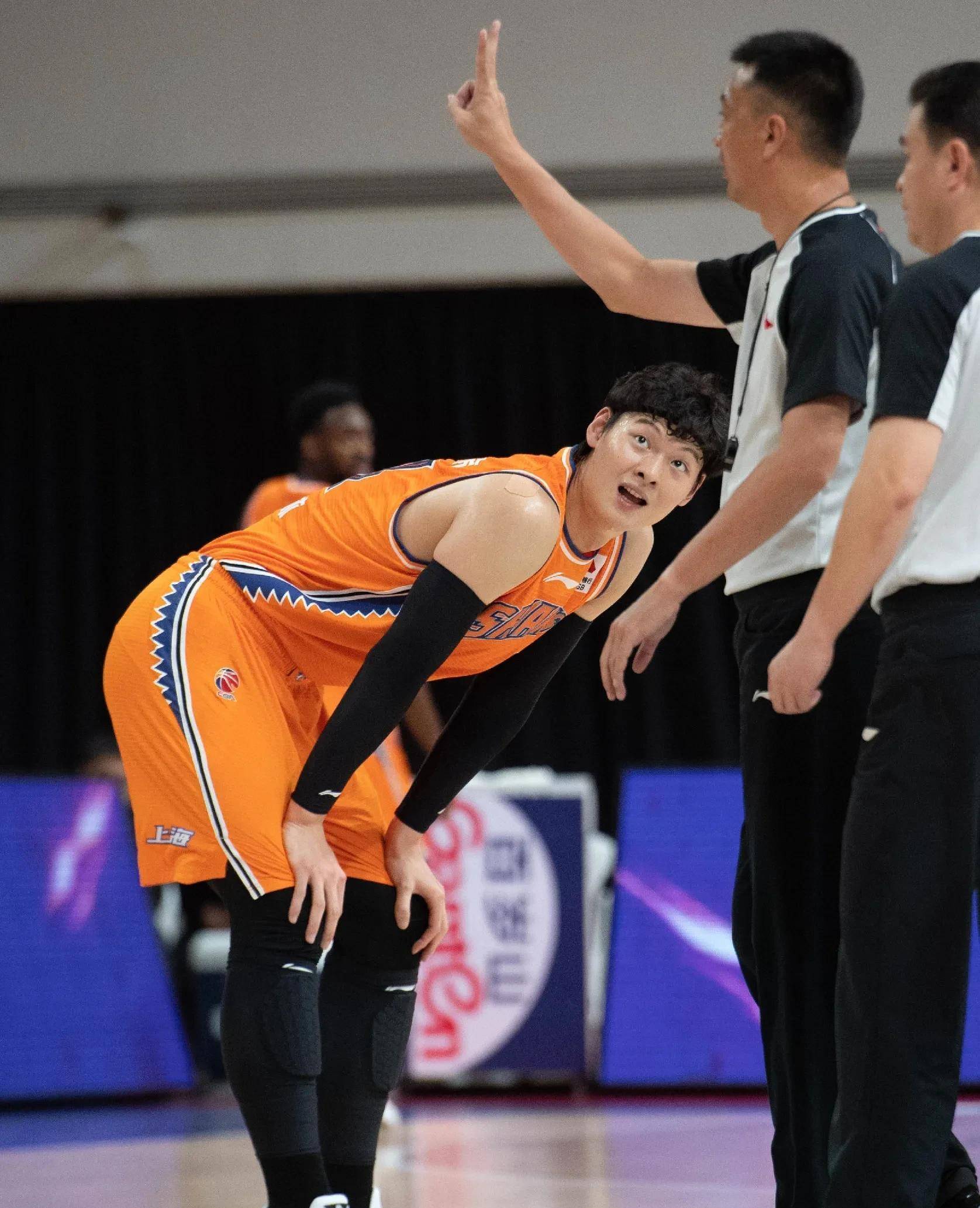 关于CBA季后赛赛程吃紧,上海久事赛前队长鼓劲,目标明确,年轻球员得到机会的信息 关于CBA季后赛赛程吃紧,上海久事赛前队长鼓劲,目标明确,年轻球员得到机会的信息