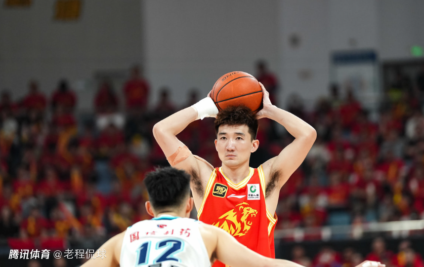 关于清晨突围战来临，广厦男篮围绕NBA季后赛复出首秀，媒体盛赞，医务组通报恢复的信息