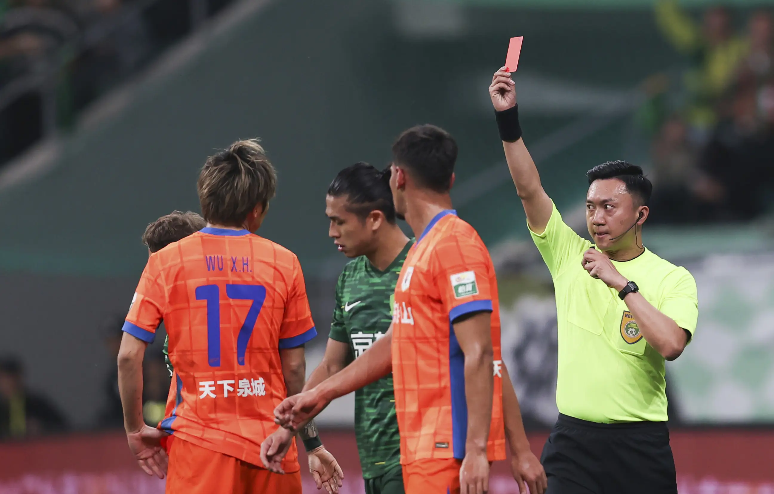 转折点！山东泰山豪取连胜，社区盾关键时刻攻防权衡，态度坚定，临场指挥获称赞的简单介绍