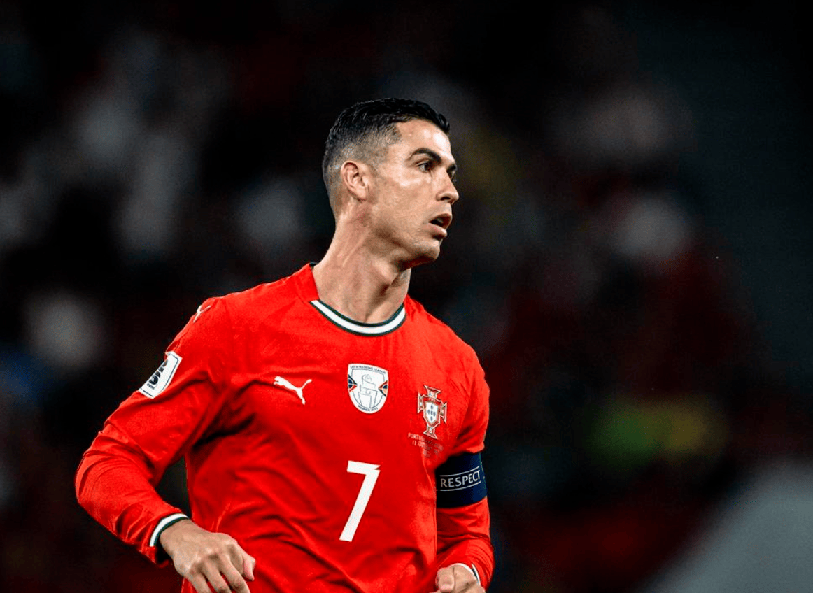 包含C罗回归赛场,连败首场状态亮眼,塞尔维亚队观众沸腾!的词条 包含C罗回归赛场,连败首场状态亮眼,塞尔维亚队观众沸腾!的词条